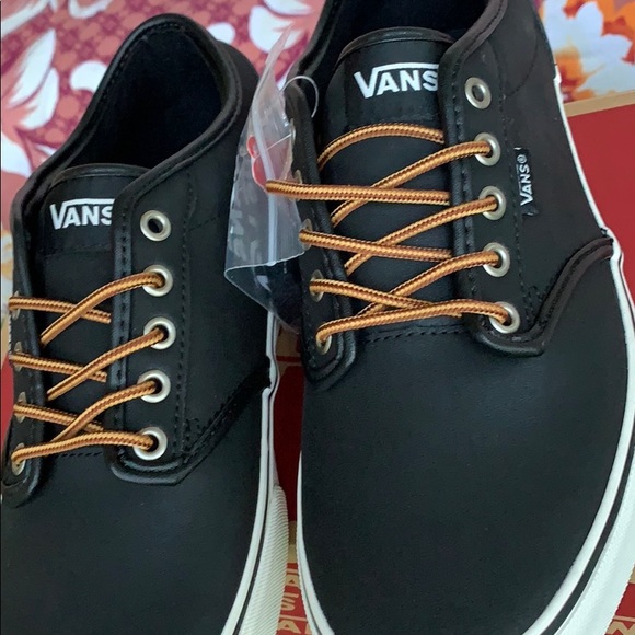 VANS MEN’S ATWOOD LEATHER BLACK/MARSHMALLOW
(Leather)Bick/Mrshmllow
VN0A327L68X - Picture 15 of 16